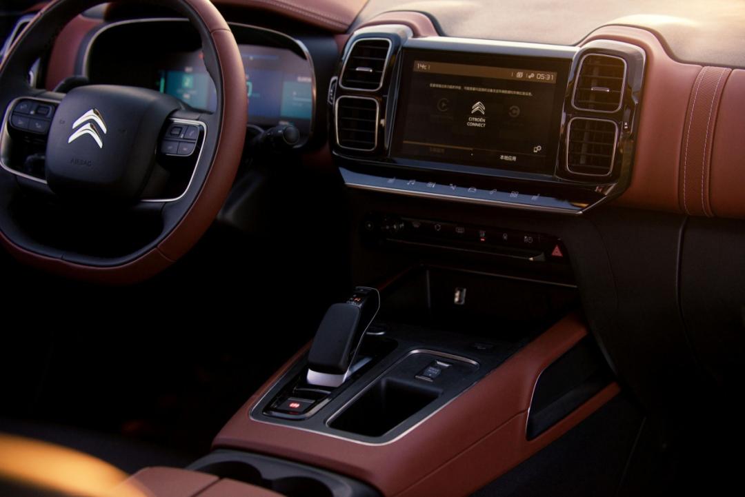 雪铁龙天逸插混四驱7座试驾,锡林郭勒草原上的骏马