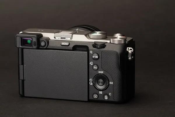 索尼a7c对比索尼6700,索尼a7c和索尼a7m3