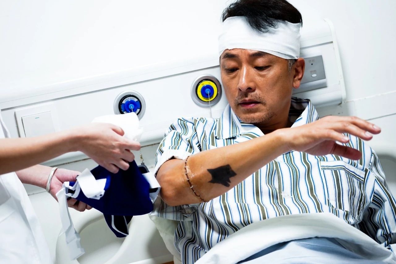 演反派入型入格!TVB“*用御**斯文败类”离巢多年:仍然难逃被定型