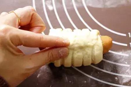 德式烤肠面包做法,法式蒜香烤肠面包做法