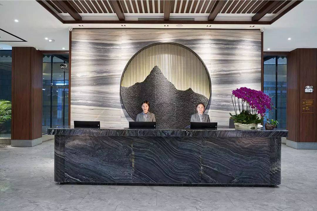 隐藏在英德一座微派风格的酒店—一幅灵动与纸上的古邑国画