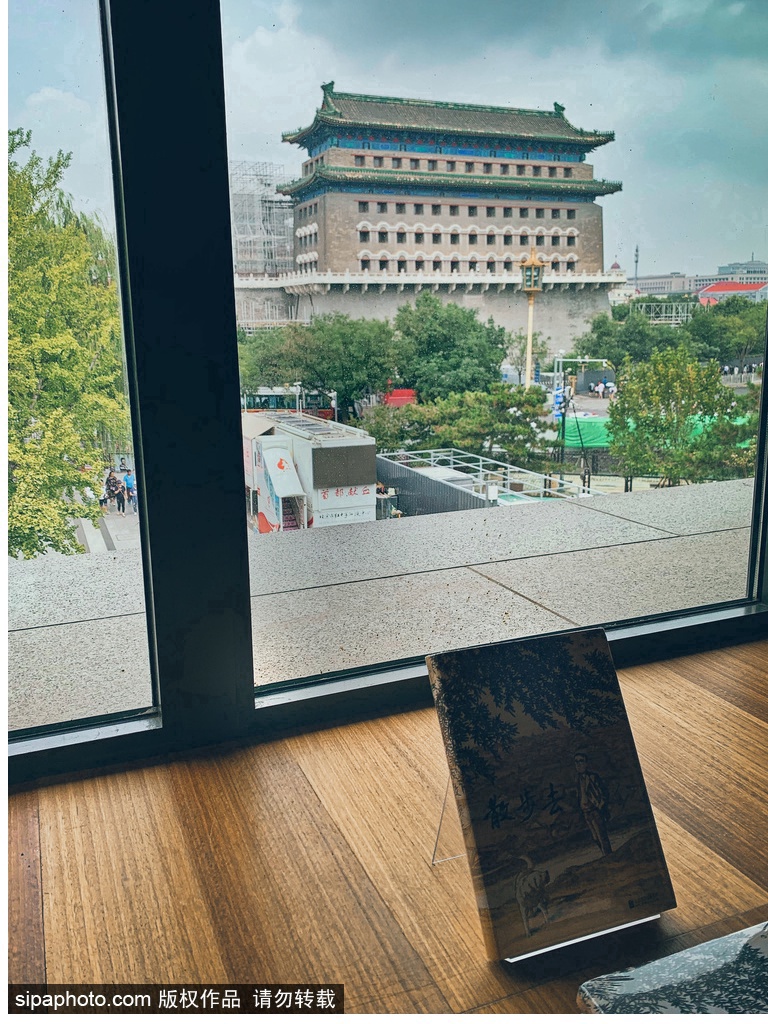 京城简约风书店，干净明亮简简单单的阅读之所