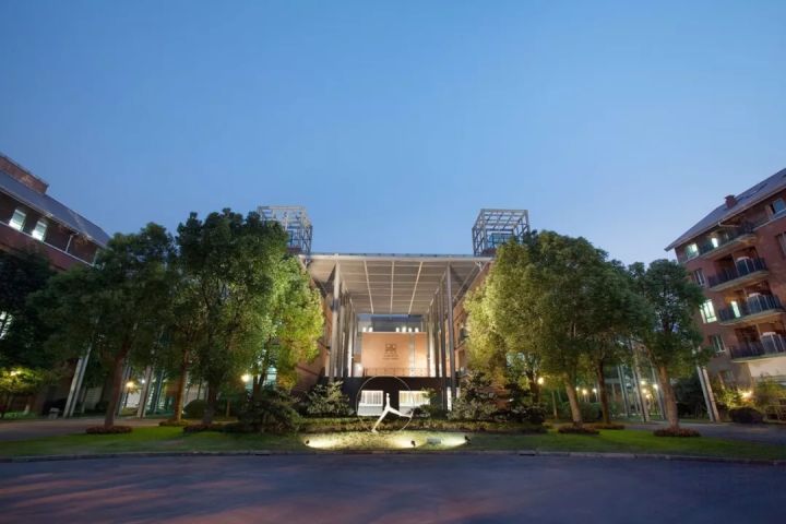 来看看上海的繁华,上海最好的贵族学校