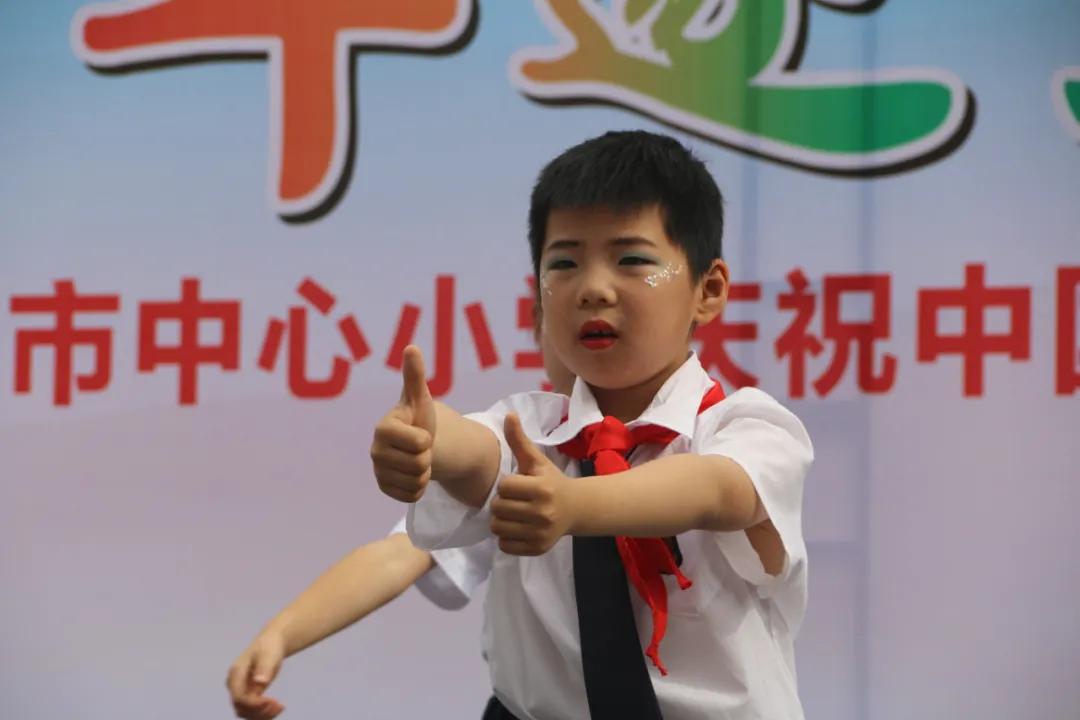 新市中心小学缤纷六一文艺汇演,临潼新市中心小学六一儿童节表演