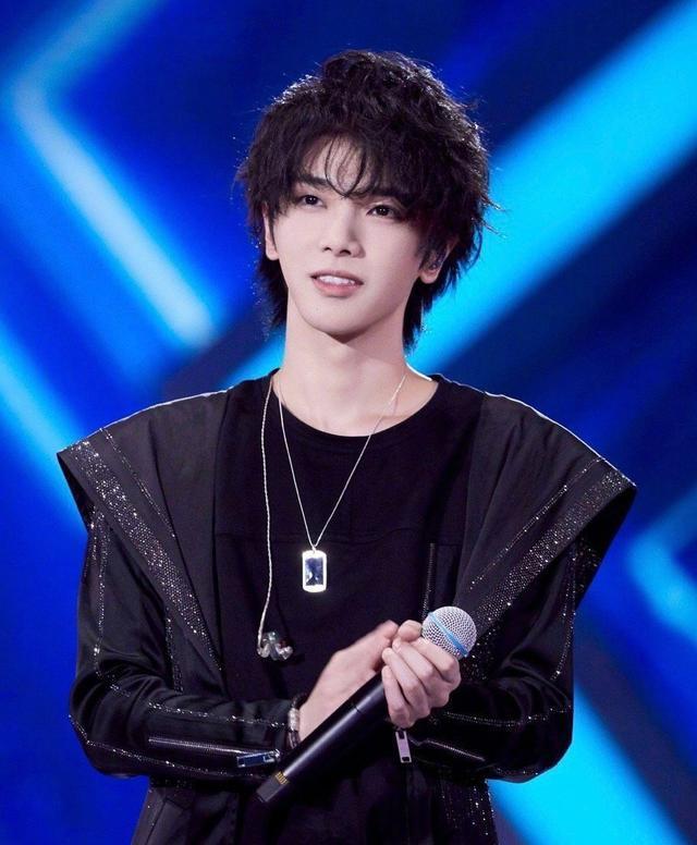 华晨宇张碧晨被曝育有一子，花花堂哥发文辟谣，双方均未拿出证据