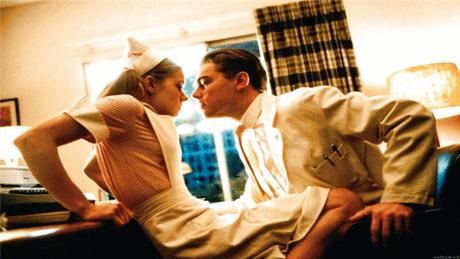 猫鼠游戏假扮007骗美女,猫鼠游戏中主角骗模特