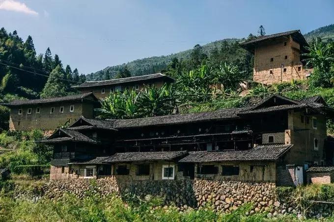 去漳州玩住厦门还是漳州,旅游去厦门还是去泉州