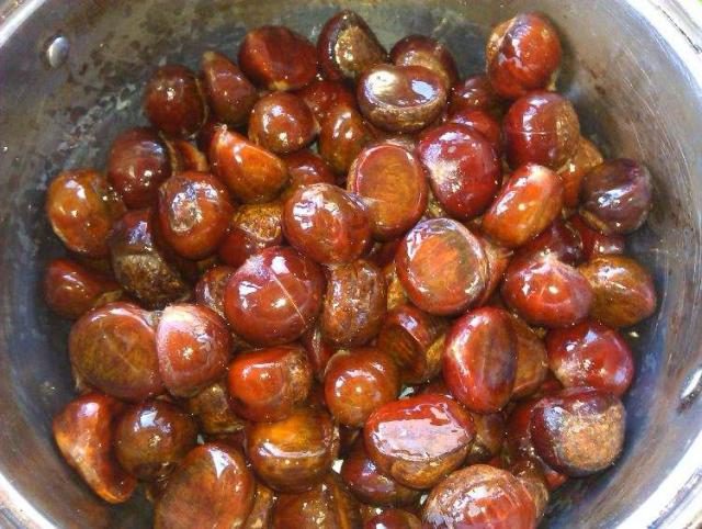 糖炒板栗怎么让它软糯,糖炒板栗不裂口的秘诀
