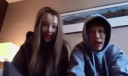 李小璐“官宣”离婚，称曾想过自杀。网友：再做头发没人管了