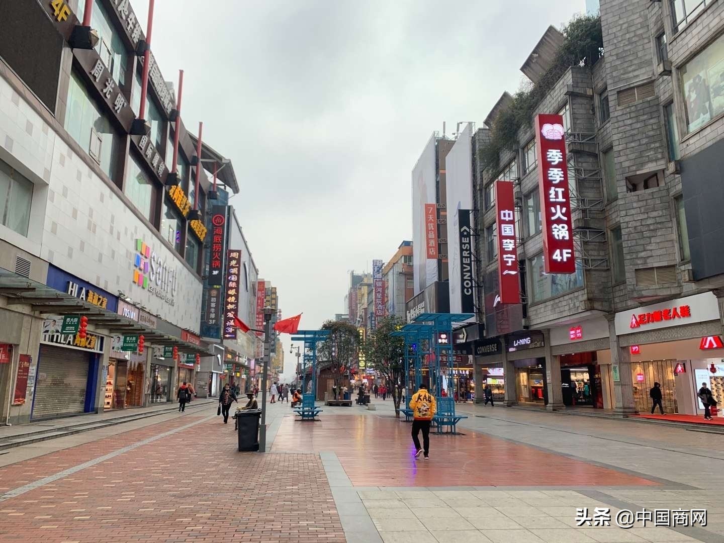 璐墿涓績涓诲姩闄嶇,璐墿涓績闄嶇