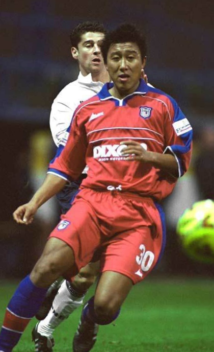 中国队2002世界杯两次击中门柱,02年中国队冲击世界杯全纪录