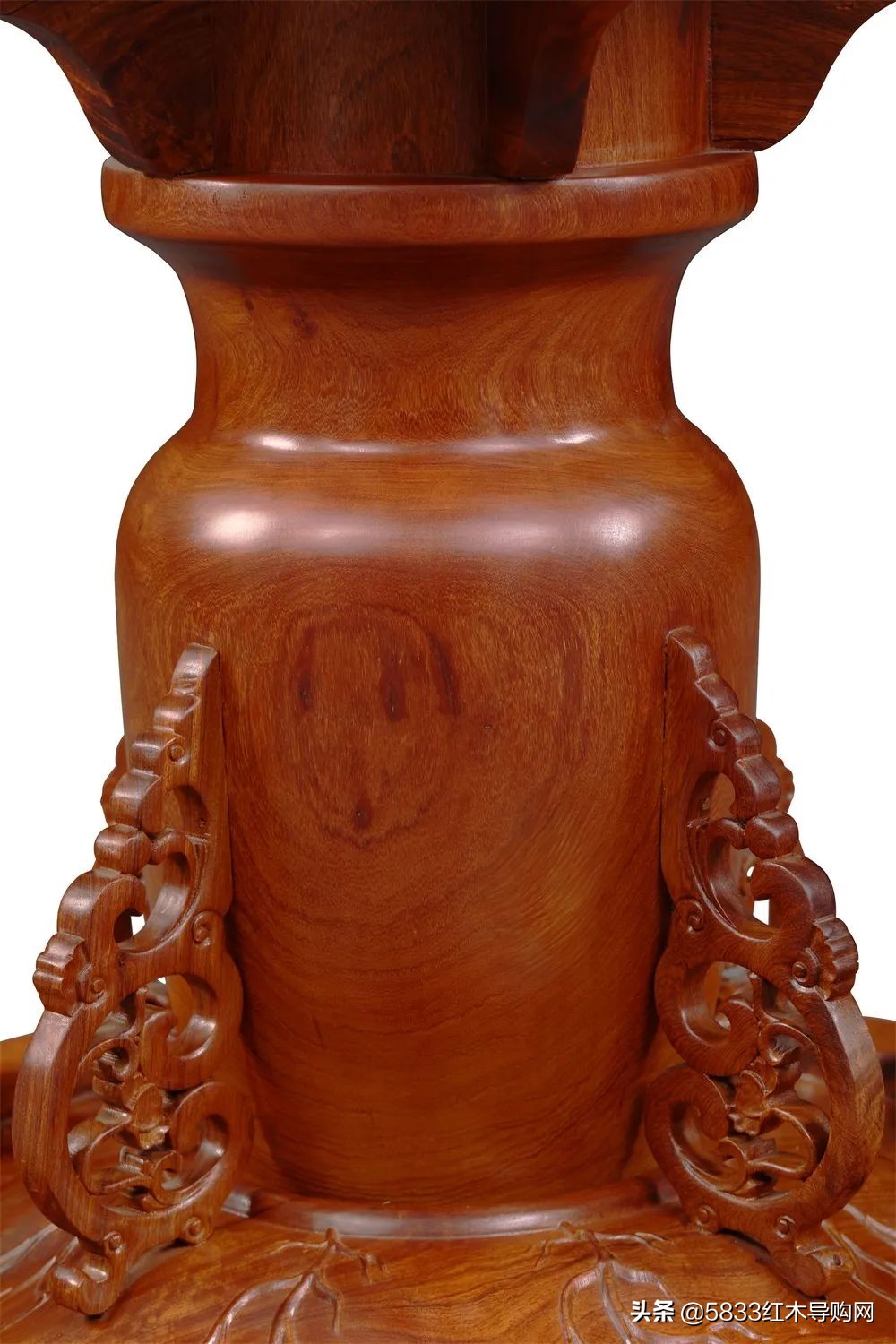 轻奢新中式红木餐桌最新款式,红木餐桌配什么好吃又实惠