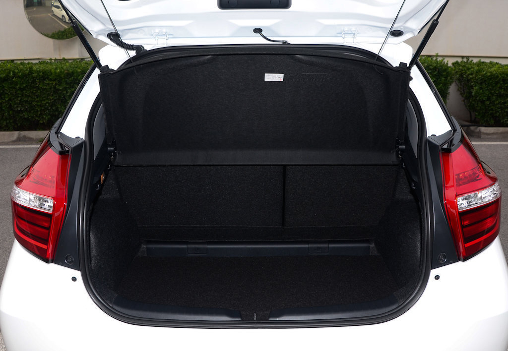 不推荐买的日系车飞度,不想买烂大街的车