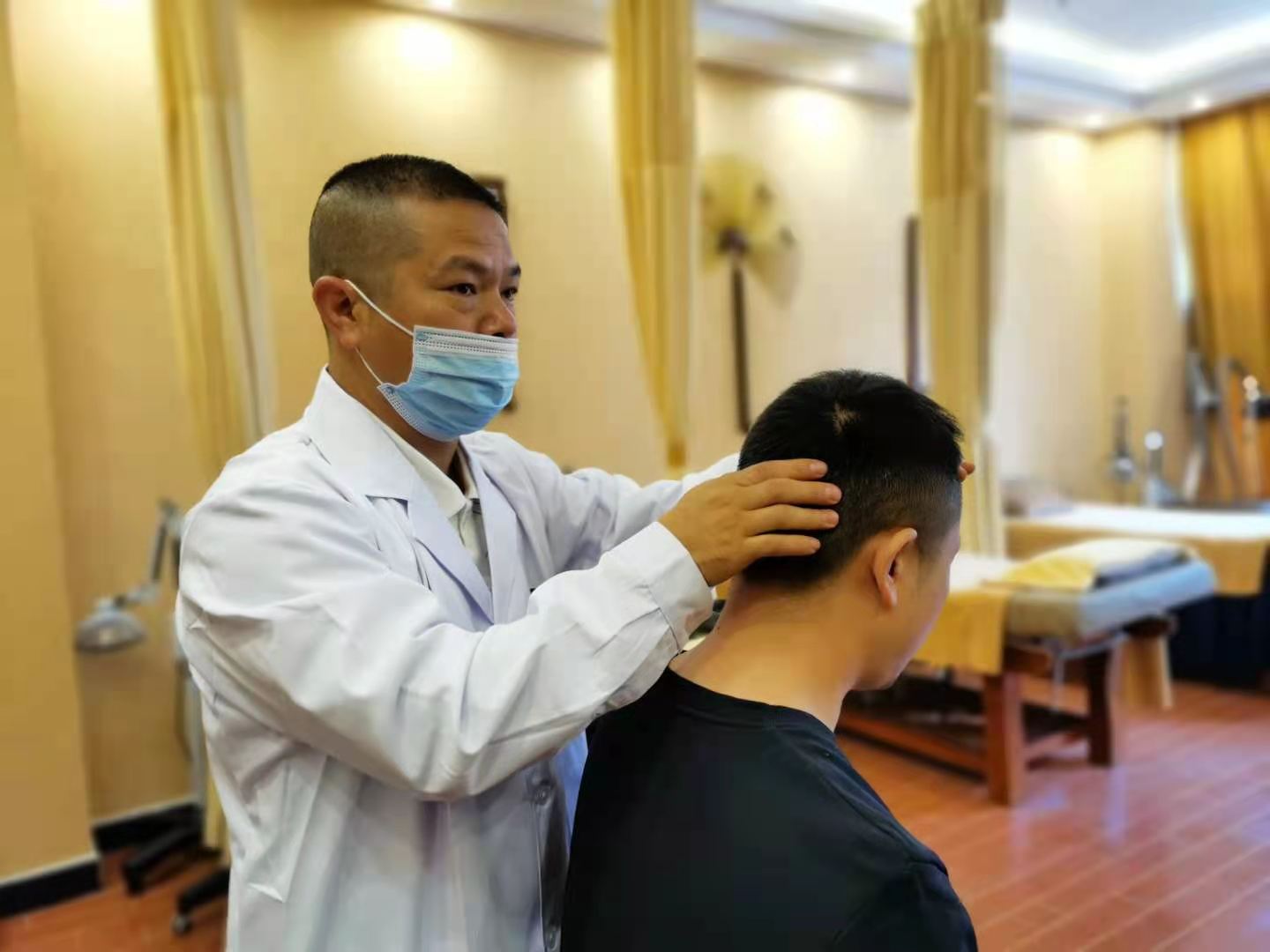 从馆升级到院六盘水又一中医院盛大开业