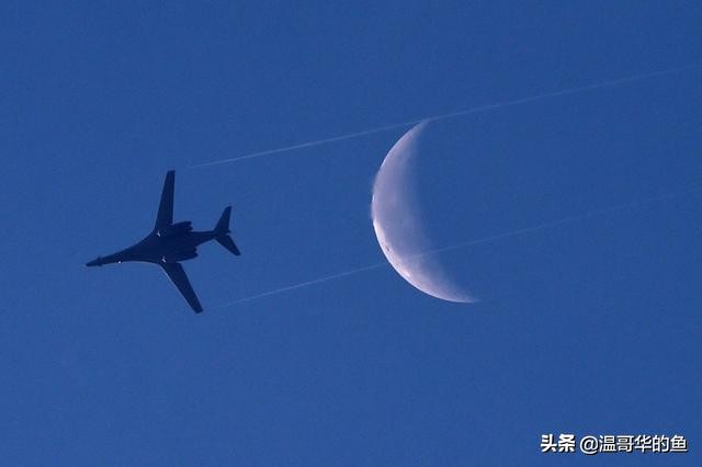 美国b-1b枪骑兵超音速战略轰炸机,b-1b战略轰炸机伊拉克战争