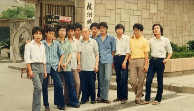 马云的“屌丝逆袭记”，和他跌落神坛背后的故事