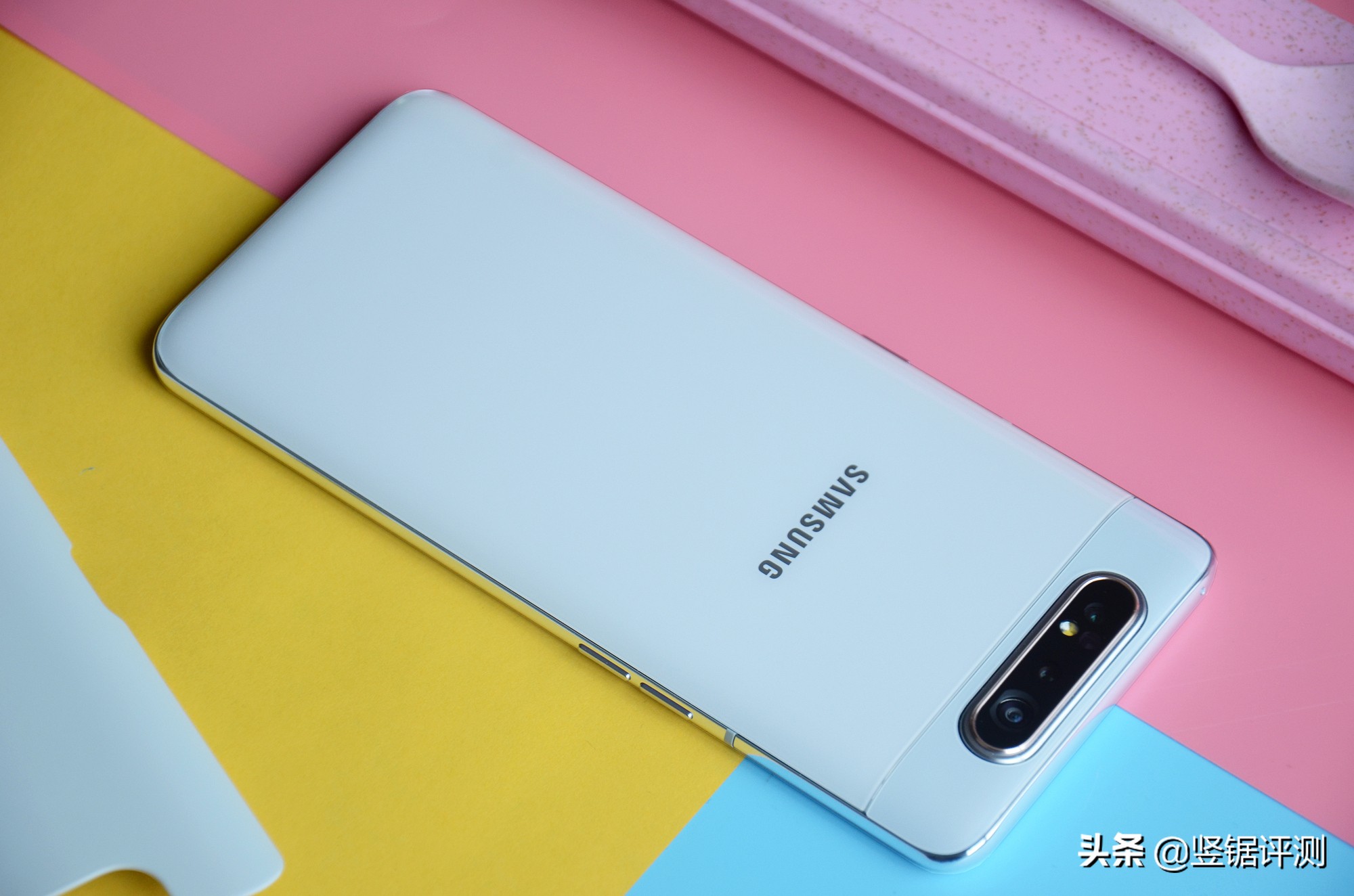 三星A80深度评测,6.7英寸全面屏,旋转摄像头设计