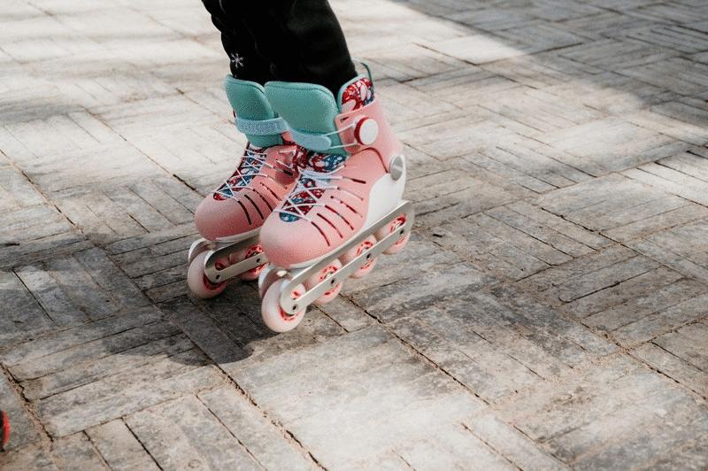 轮滑鞋儿童使用,对儿童最好的轮滑鞋