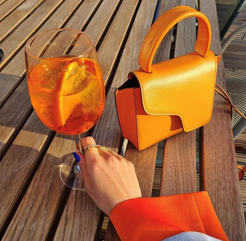 时尚玩转色彩让你轻松穿搭不出错 (100例经典色彩搭配穿搭)