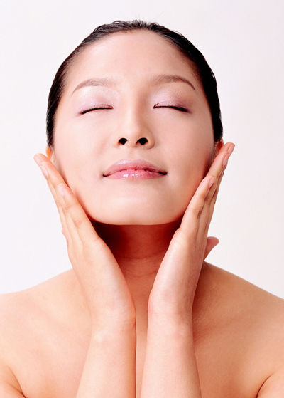 脸部如何补水护肤品好用,脸部美白祛斑保湿补水