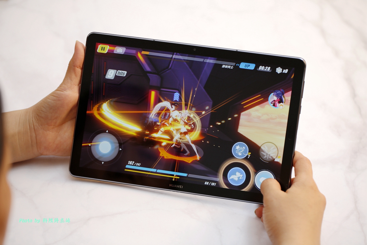 吃鸡看视频还是大屏爽，2K屏+麒麟980华为平板M6首测