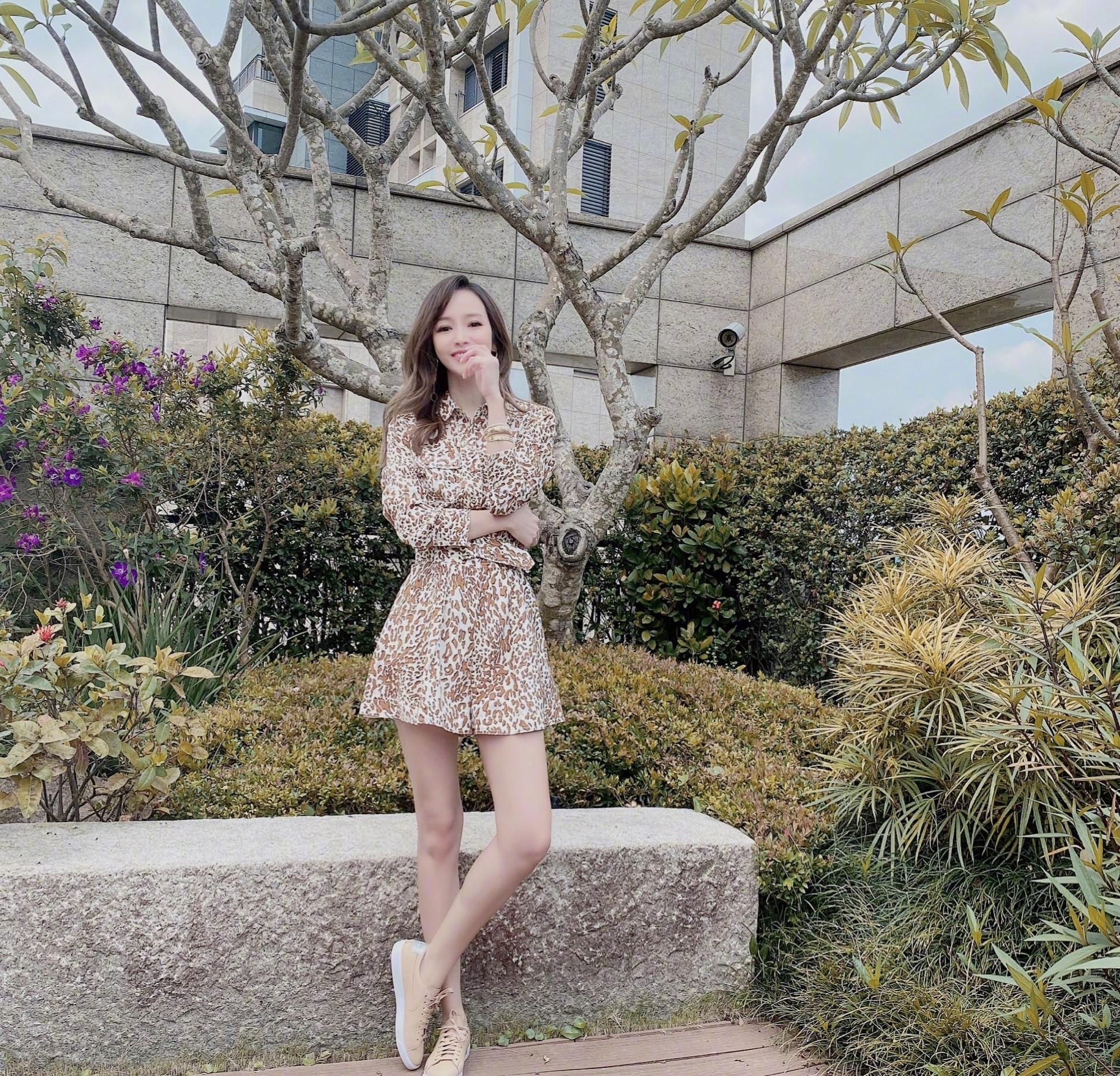 41岁侯佩岑穿衣搭配,侯佩岑穿短裙子照片