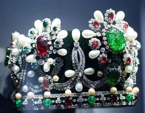 祖母绿宝石皇冠,泰勒彩宝祖母绿价格