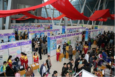 安庆市中小学机器人创客竞赛活动,参加大学生机器人大赛要什么技术