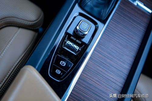 沃尔沃xc602022款t8试驾视频,加长沃尔沃xc602022款t8试驾