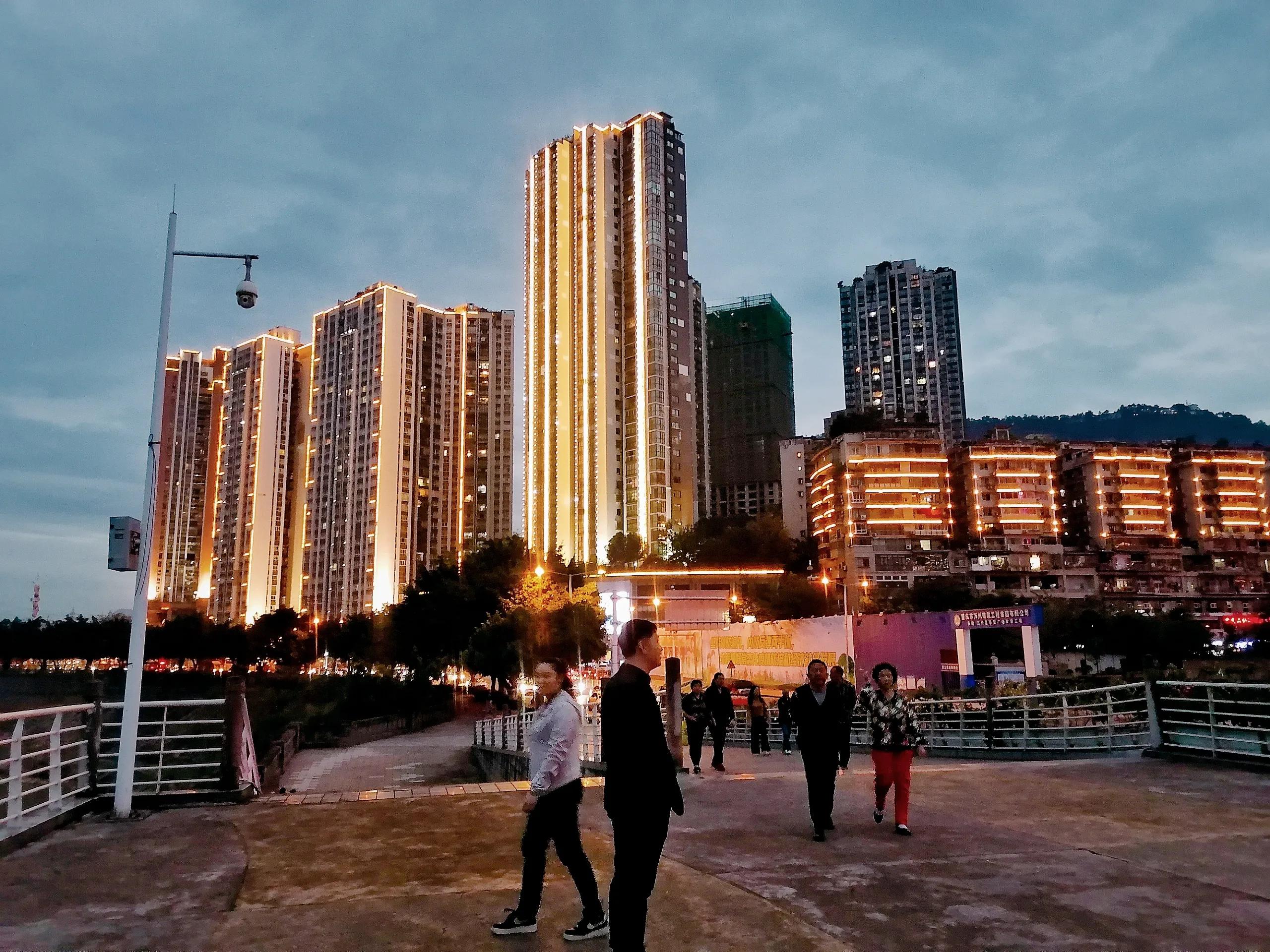 万州在重庆的实力如何?是最强吗?感觉很厉害的样子!