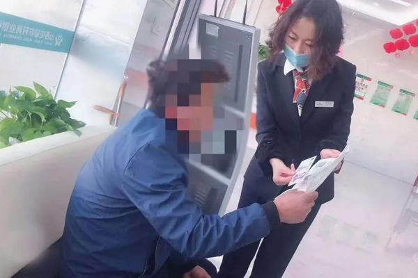 屯留农商银行延伸服务进社区,屯留农商行全力提升金融服务品质