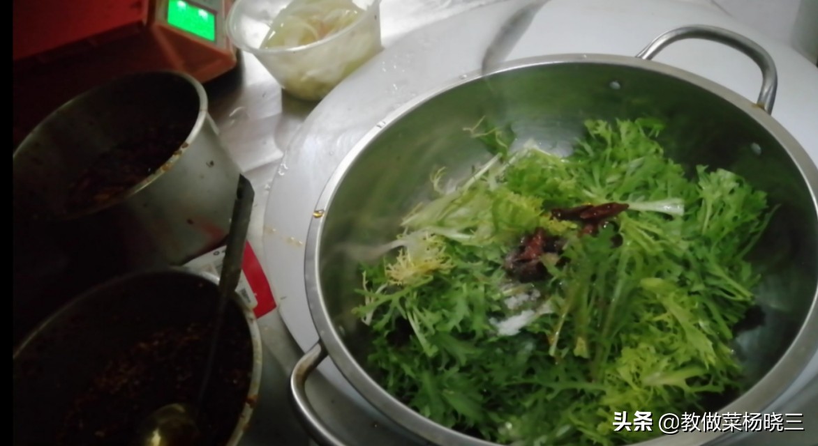 厨师长做的松花蛋拌的苦菊真是太好吃了营养健康名人们都爱吃