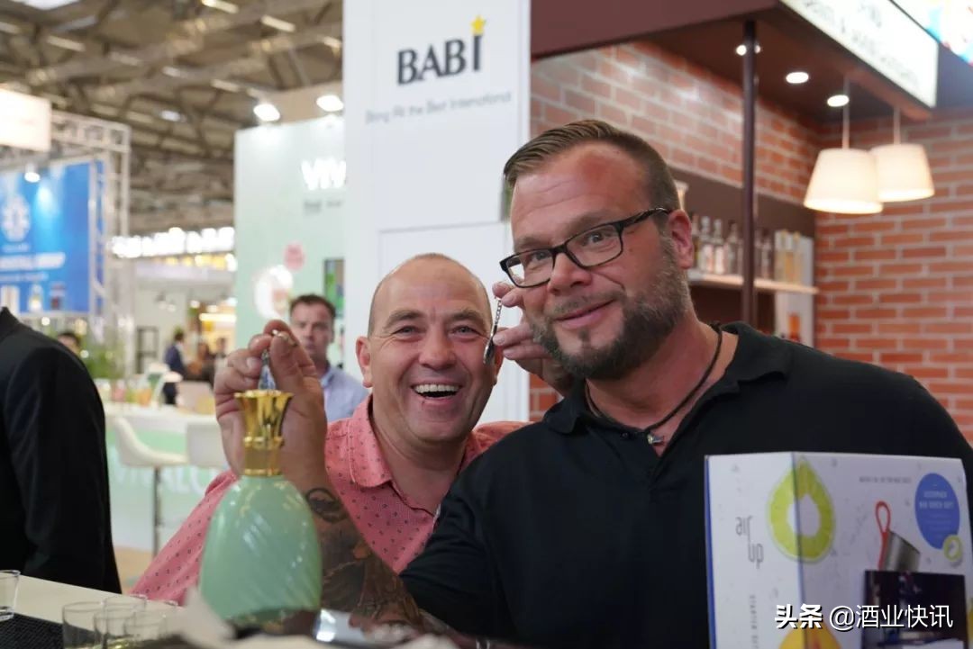 中国汾酒城灯光秀,汾酒20年展示