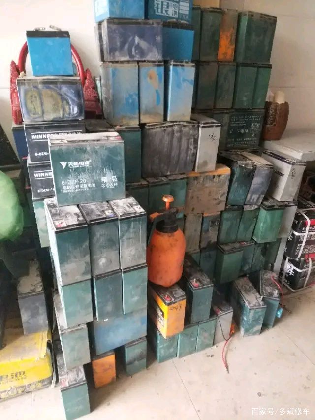 电动车电池充电鼓包充电器会坏吧,电动车电池充电器怎么保护