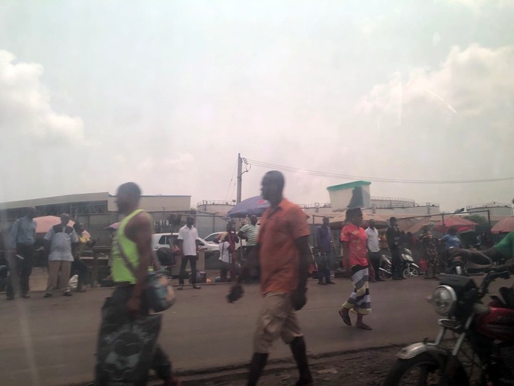 国外的月亮有多可怕,外国的月亮是不是比较大