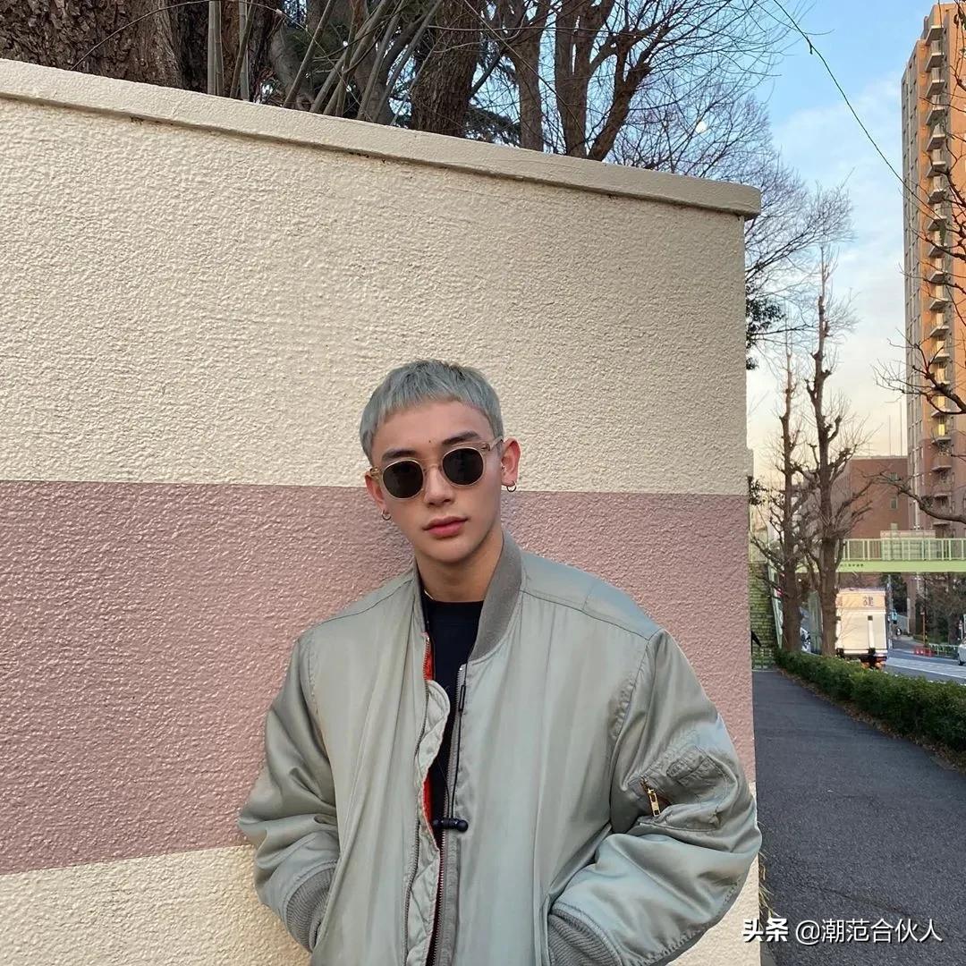 楂樹釜瀛愭儏渚f挒鑹茬郴绌挎惌,鎾炶~鍑犵巼鏋佷綆鎯呬荆绌挎惌蹇冩満璧锋潵