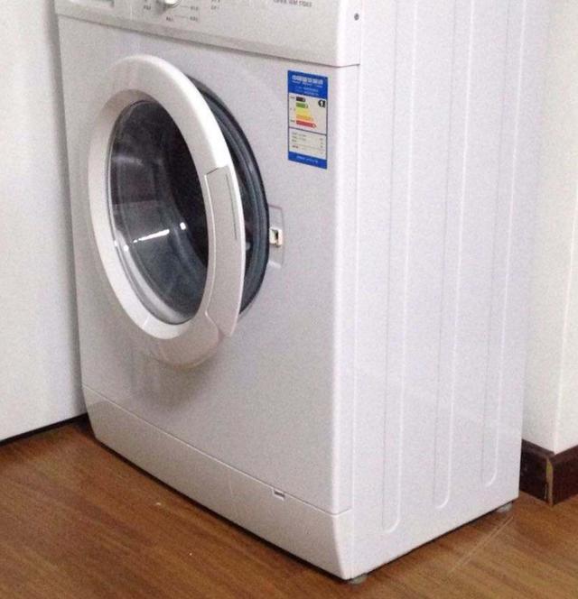 洗衣机下有个小暗格怎样清洗污垢,洗衣机需要定期清理哪些部位图示