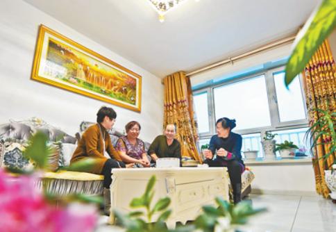 “你剁肉吵到我孩子午睡了”，邻居当面对质，家长的回怼大快人心