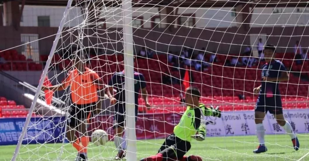 果洛州第三届青少年足球联赛,果洛州格萨尔王杯足球赛西宁队