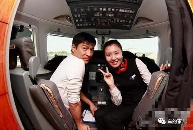 刘德华的座驾是什么样子,刘德华现在在开什么车