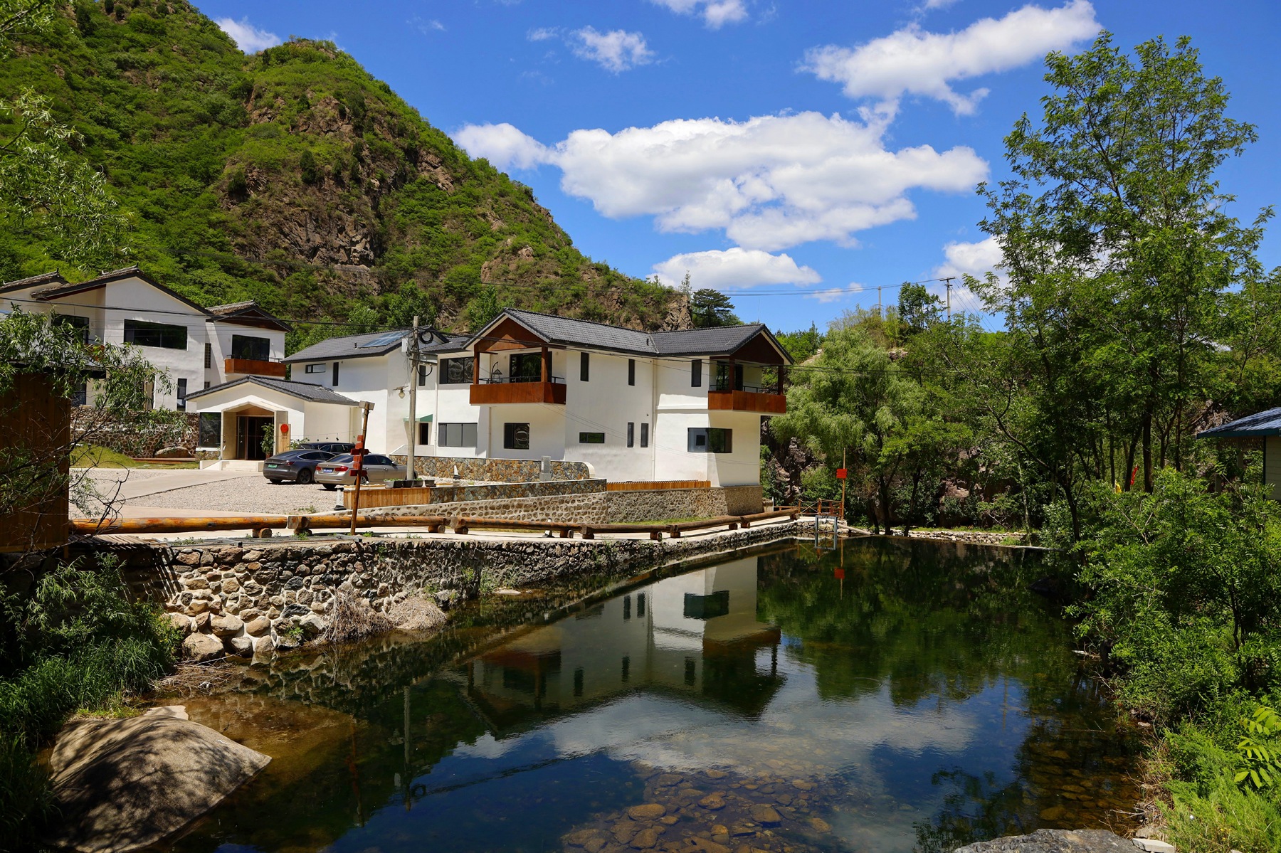燕山第一峰,这座山高得像什么似的填空