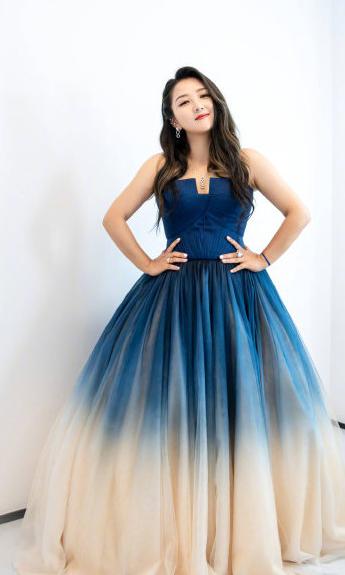 43岁何洁全身照曝光,何洁称现在比19年前状态好