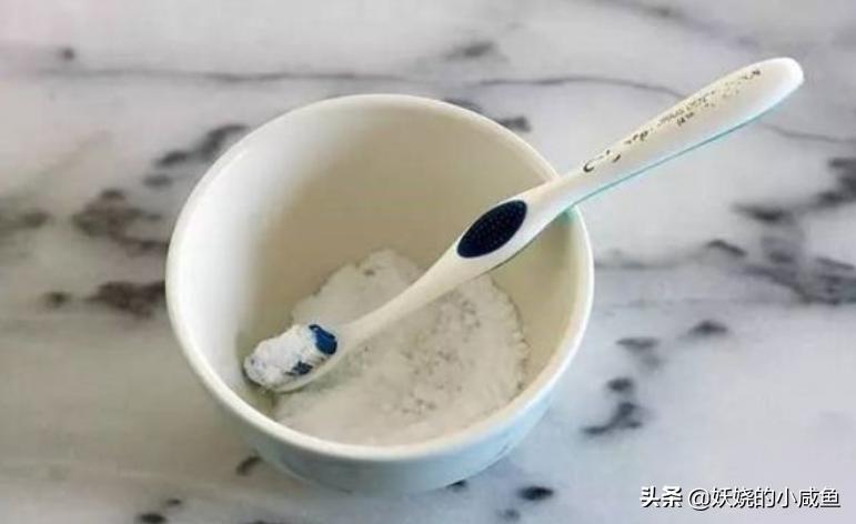 嘴巴有口臭异味用盐水漱口,口臭吃一颗口香糖有效吗