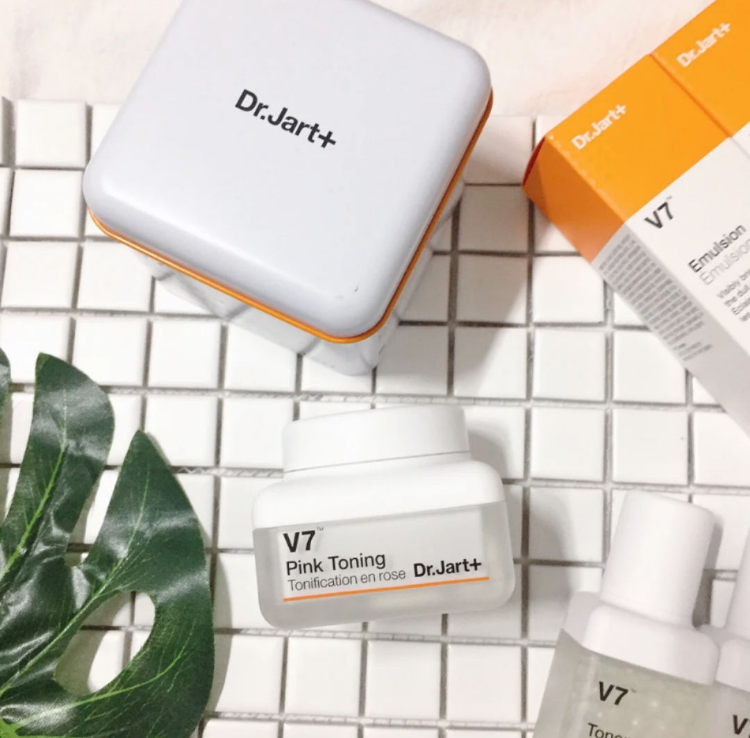 新手小白初学化妆伪素颜涂素颜霜,用最好的素颜霜做最美的素颜女神