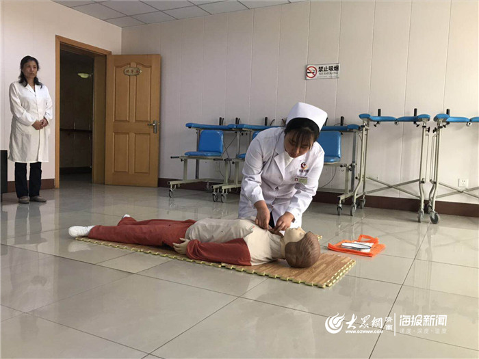 莱矿医院走进济南市嬴城光荣院开展“健康中国科普助力”义诊活动关爱老人身体健康