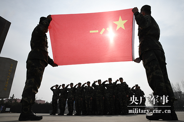 新春走基层火箭军军事频道,新春走军营部队新闻