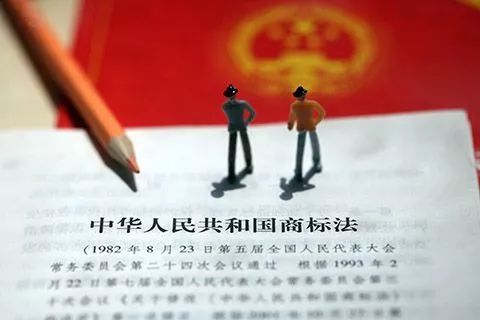 新秀丽拉杆箱鉴别真假,打假打错的行李箱