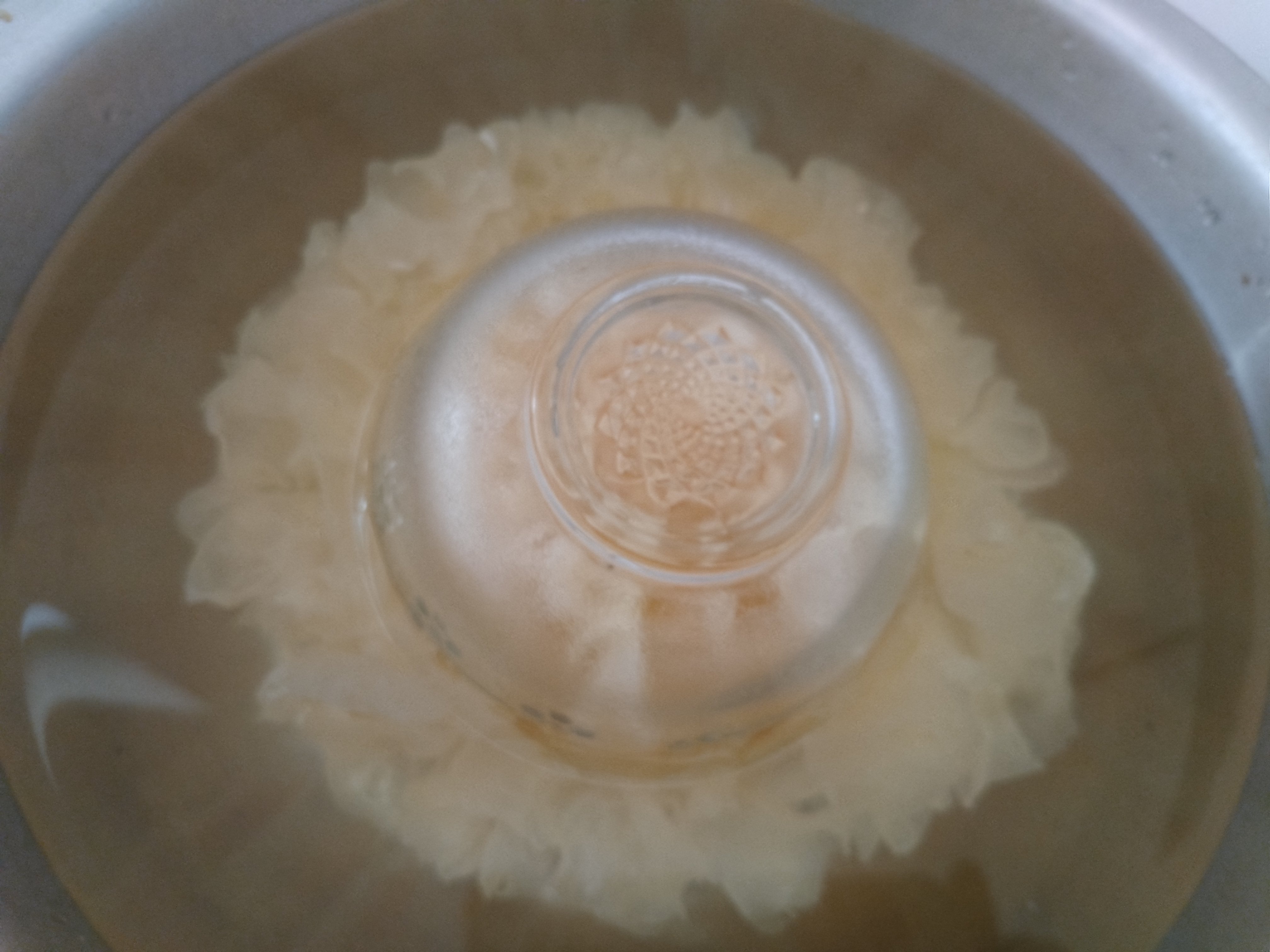 冰糖银耳雪梨汤怎么炖银耳才会烂,炖银耳羹时间