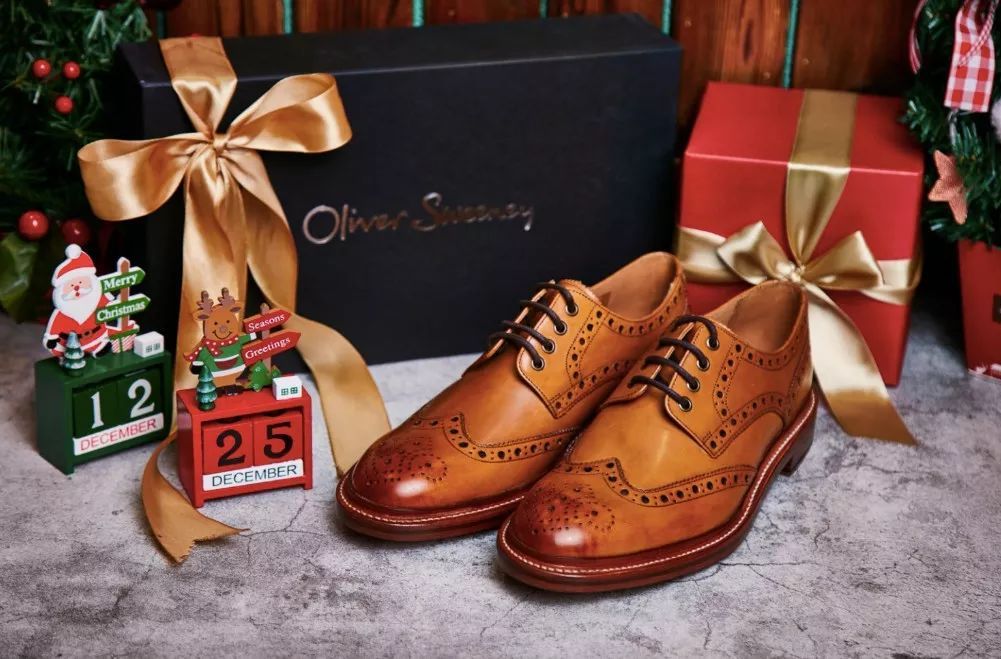 威廉、哈里、查尔斯王子同框太帅气！28个英伦绅士品牌拿走不谢