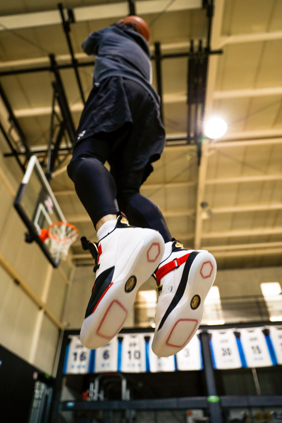 aj33容易崴脚吗,aj33易崴脚吗